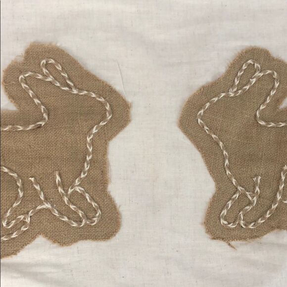 Nicole Miller bunny table runner - Picture 1 of 6